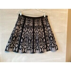 Neiman Marcus women’s skirt geometric M flare